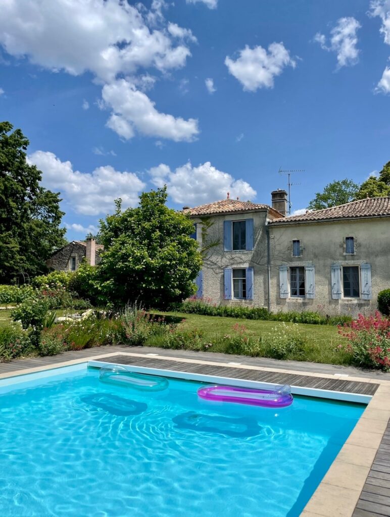 Maison et piscine - cure detox cure de jeûne Aquitaine entre Bordeaux et Royan Origine Soleil