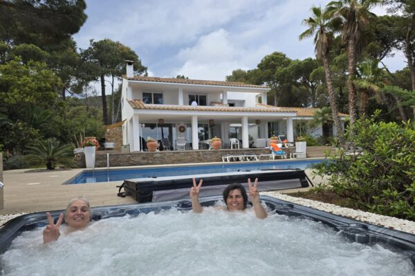 jaccuzy , sauna, salle de soins bien-être