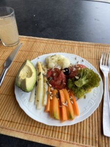Assiette composée du repas de reprise