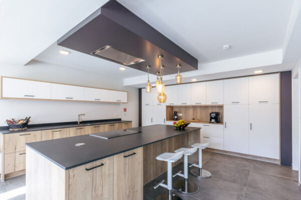 Cuisine équipée en Ardenne (Belgique) pour séjour jeûne et randonnée avec La voie du jeûne